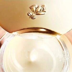 Luxurious Cream Absolue eye cream